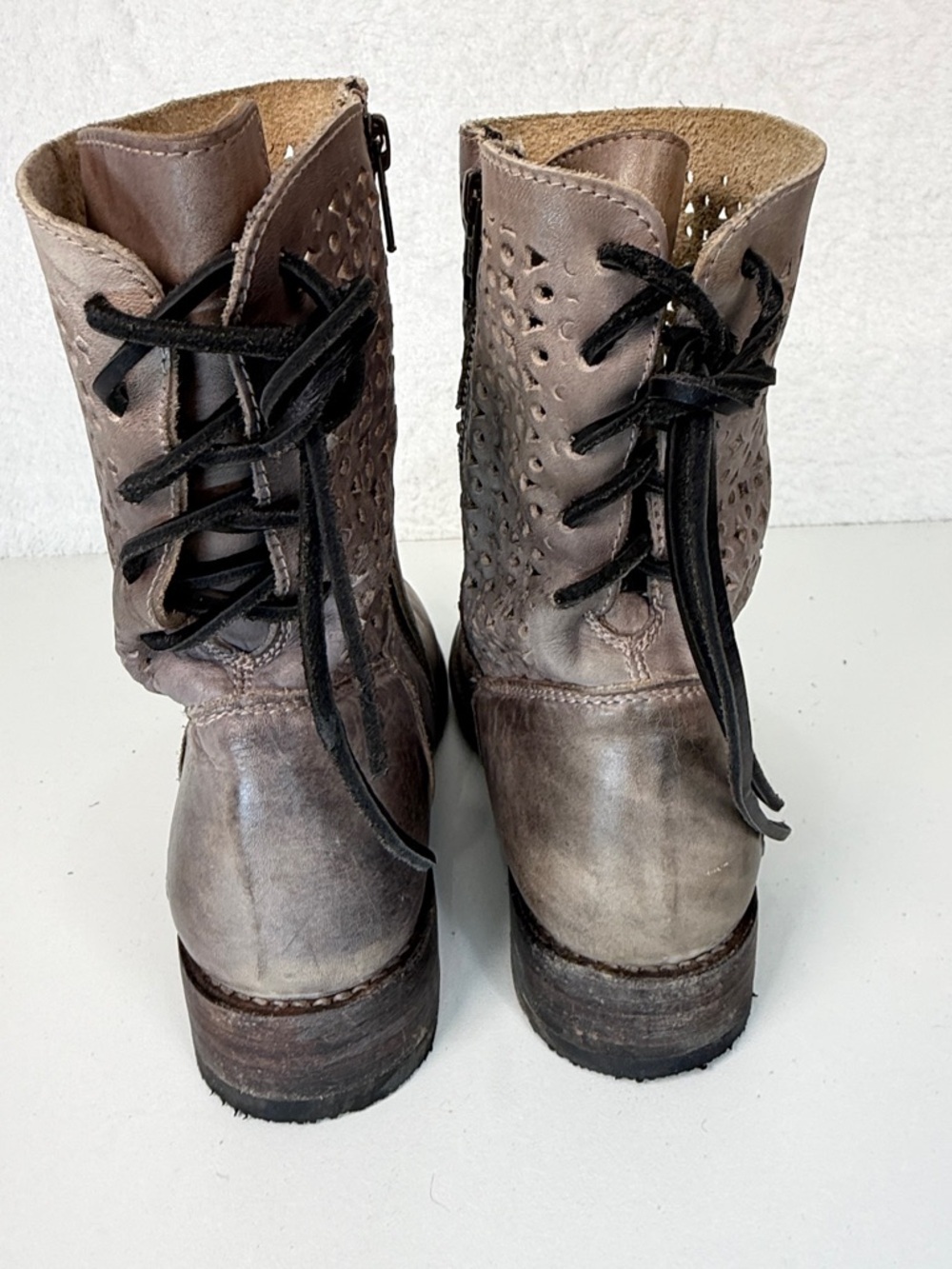 Bed Stu Leather Ankle Boots Size 7 Gray Distressed Perforated Lace up in back - Picture 10 of 15